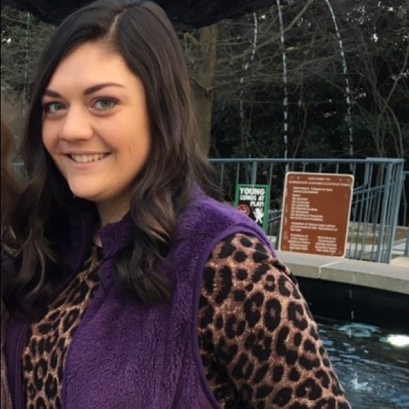 Meet your Posher, Abigail - Picture 4 of 4